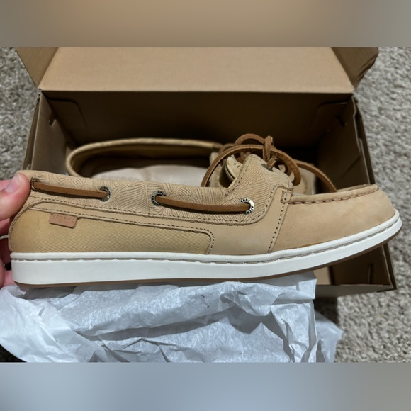 Women’s Sperry boat shoes - Picture 3 of 4